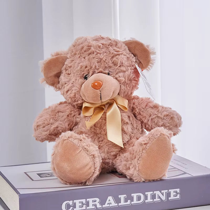 Orsetto Peluche Plush Companion – Morbido Compagno di Avventure | 9 Colori