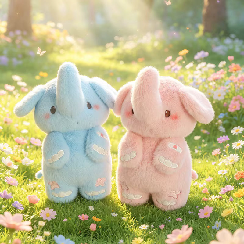 Elefantino Plush Companion – Peluche da Collezione e Compagno di Avventure (23 cm)