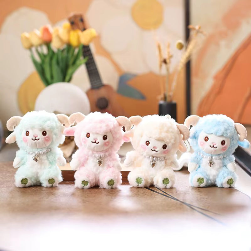 Pecorella Plush Charm – Portachiavi in Peluche Kawaii
