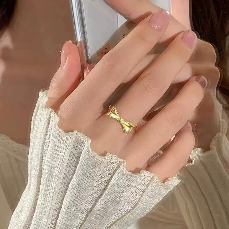 Anello Fiocco Minimal • Argento 925 Placcato Platino • Regolabile