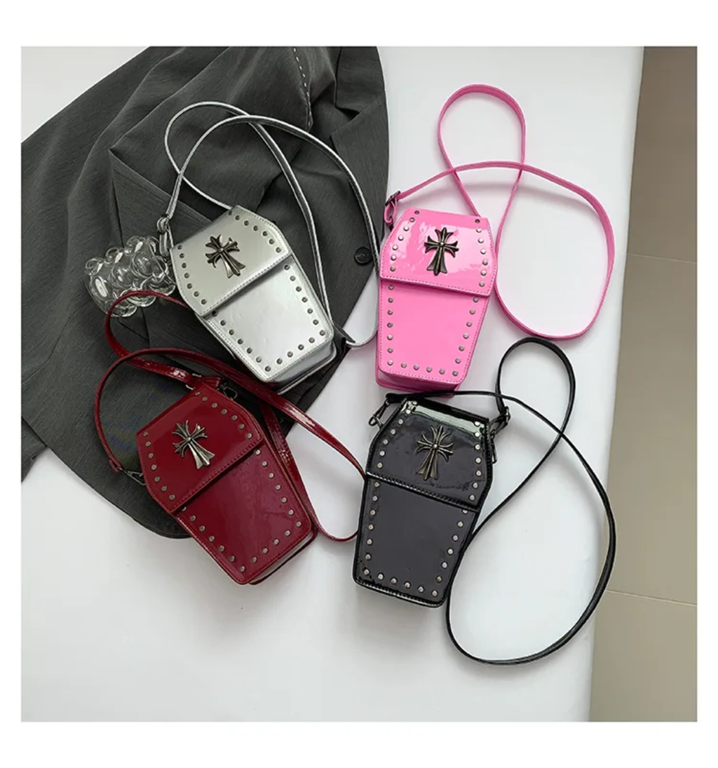 Borsa Gothic Lolita a Forma di Bara – Tracolla con Croce in Metallo