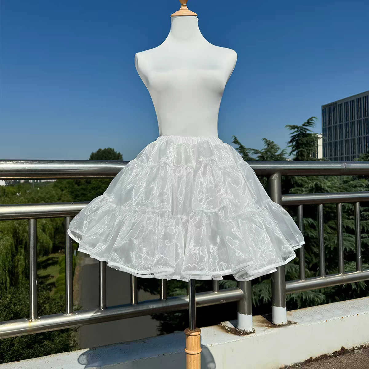 Petticoat Lolita Essentials – La Base di Ogni Coordinato Perfetto