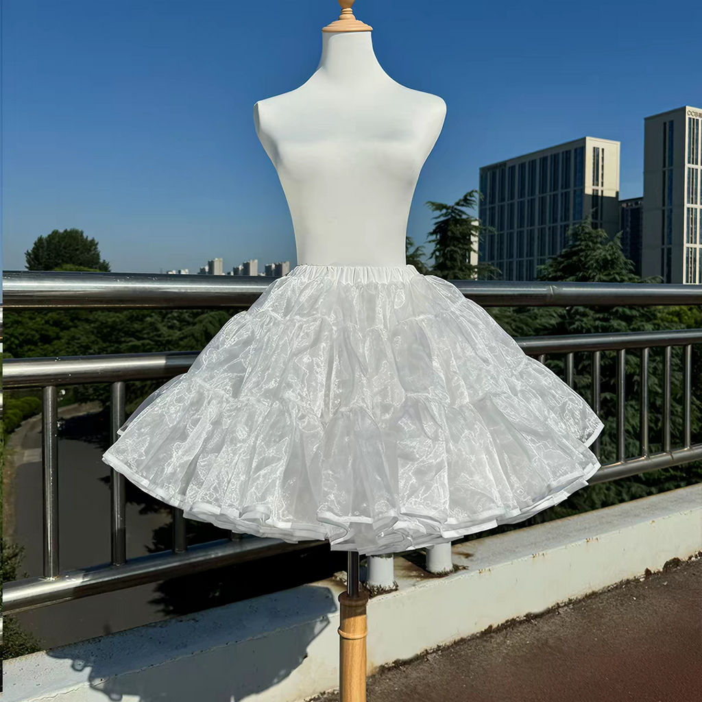 Petticoat Lolita Essentials – La Base di Ogni Coordinato Perfetto